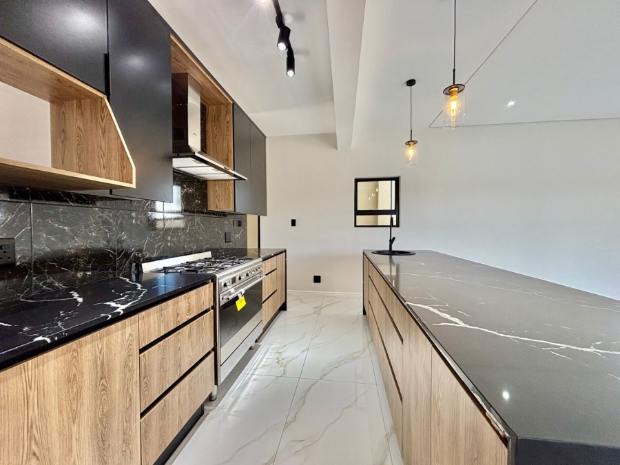 4 Bedroom Property for Sale in Sandown Western Cape